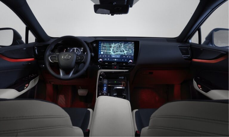habiacle lexus nx