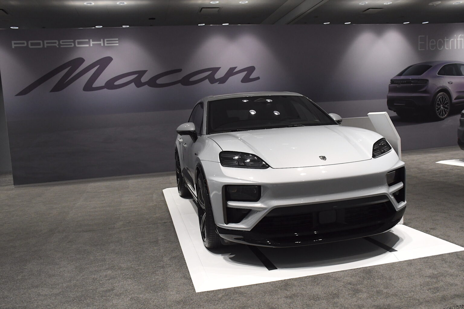 Porsche-Macan-EV